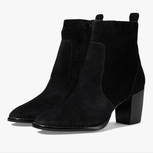 New In Box Bernardo Norwich Boots Size 7 Black Suede